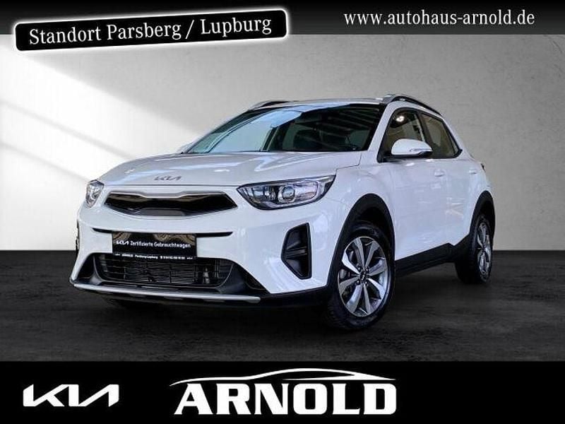 Schneeweiss Gebraucht 2024 Kia Stonic Vision SUV | 20.349 € (Fairer Preis) - Bild 1/4