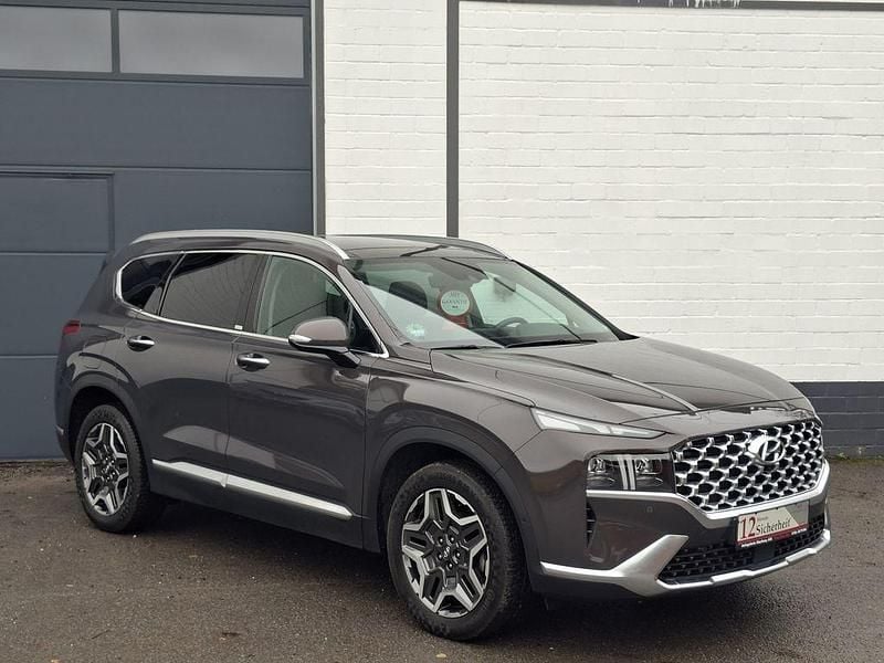 Taiga brown / mic Gebraucht 2021 Hyundai Santa Fe Prime SUV | 31.950 € (Superpreis) - Bild 1/4