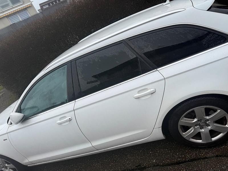 Gebraucht Audi A6 S-Line 177 PS (130 kW) 2013 Weiß Kombi