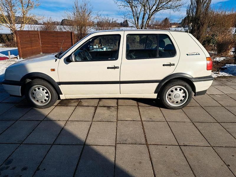 Gebraucht VW Golf III 90 PS (66 kW) 1994 Weiß Kleinwagen