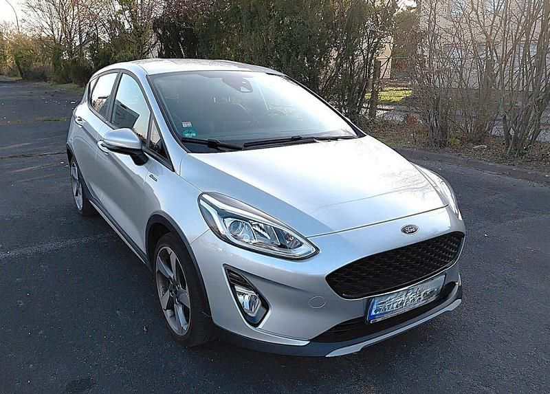 Gebraucht Ford Fiesta Active 101 PS (74 kW) 2019 Silber Kleinwagen