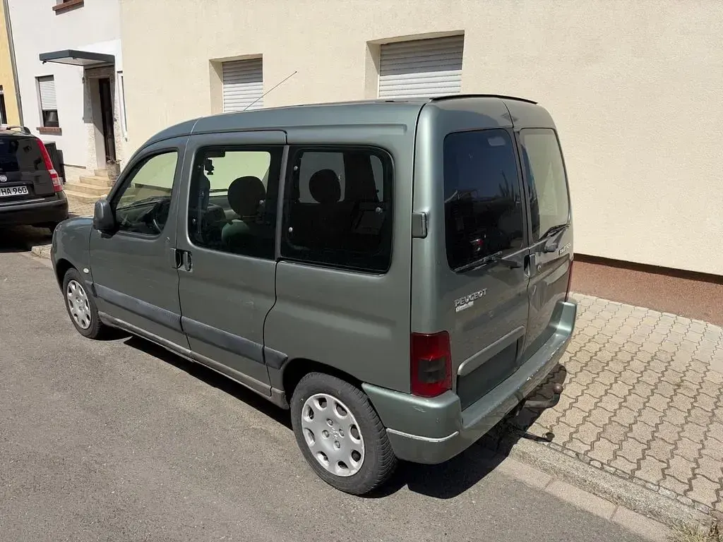 Gebraucht Peugeot Partner 75 PS (55 kW) 2005 Grün Van / Kleinbus