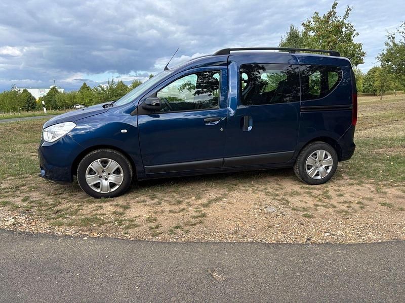 Blau Gebraucht 2020 Dacia Dokker Comfort Van | 13.900 € (Fairer Preis) - Bild 1/4