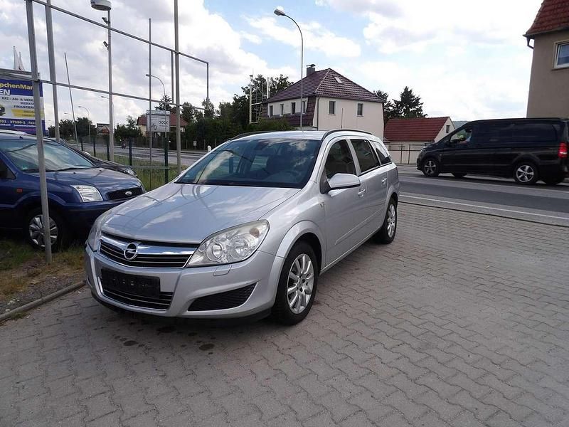 Grau Gebraucht 2008 Opel Astra Edition Kombi | 3.799 € (Teuer) - Bild 1/4