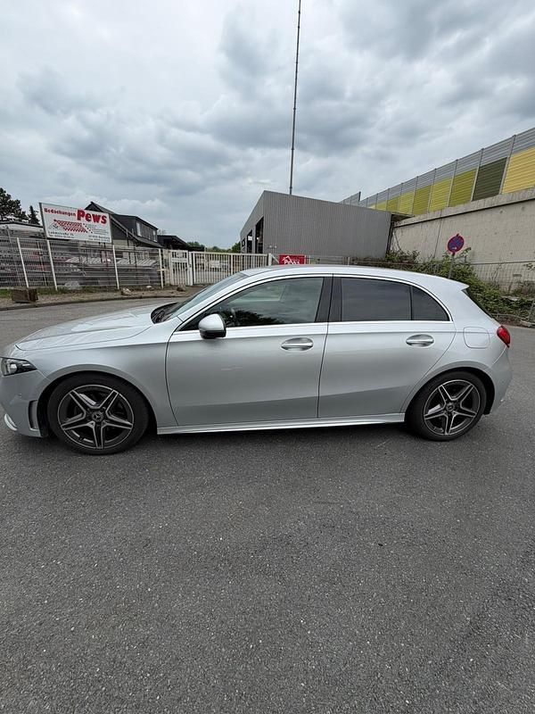 Gebraucht Mercedes A200 AMG line 163 PS (119 kW) 2020 Silber Kleinwagen