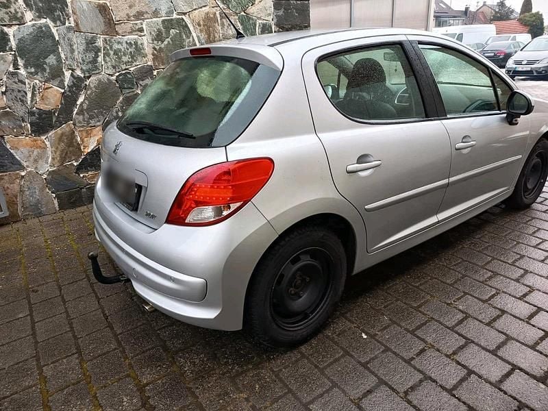 Gebraucht Peugeot 207 122 PS (89 kW) 2011 Kleinwagen