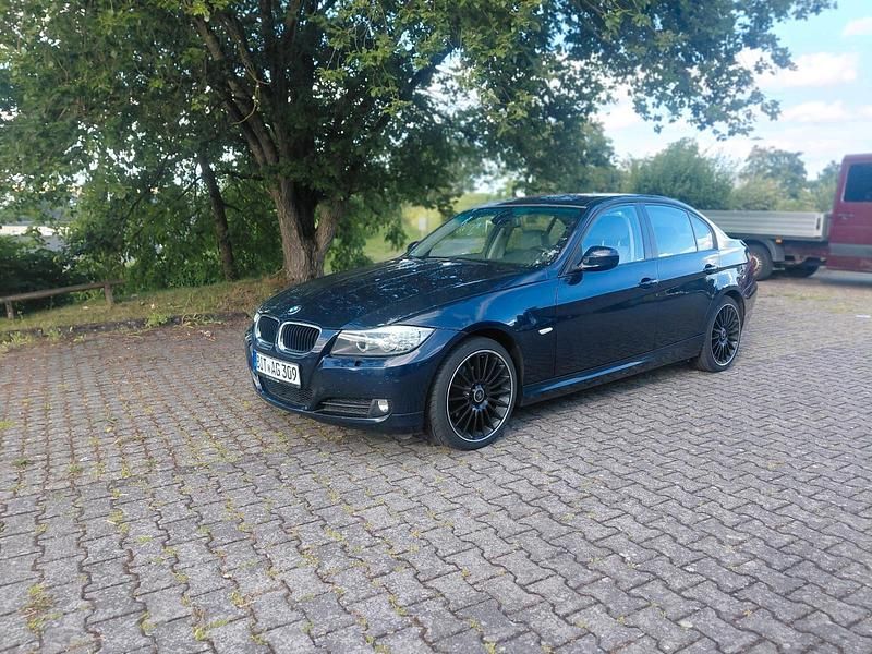 Andere farben Gebraucht 2009 BMW 320 Limousine | 5.800 € (Guter Preis) - Bild 1/4