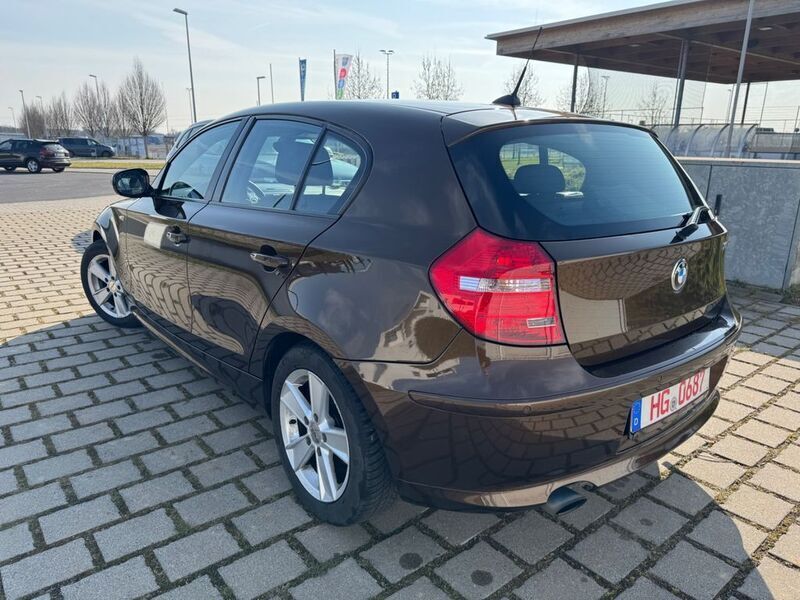 Braun Gebraucht 2010 BMW 116 Advantage Kleinwagen | 4.200 € (Fairer Preis) - Bild 1/4