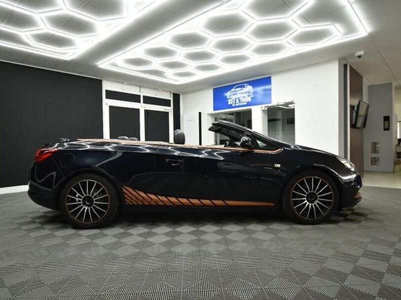 Gebraucht Opel Cascada Innovation 140 PS (102 kW) 2018 Blau Cabrio