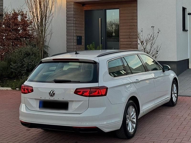 Gebraucht VW Passat Elegance 150 PS (110 kW) 2020 Weiß Kombi