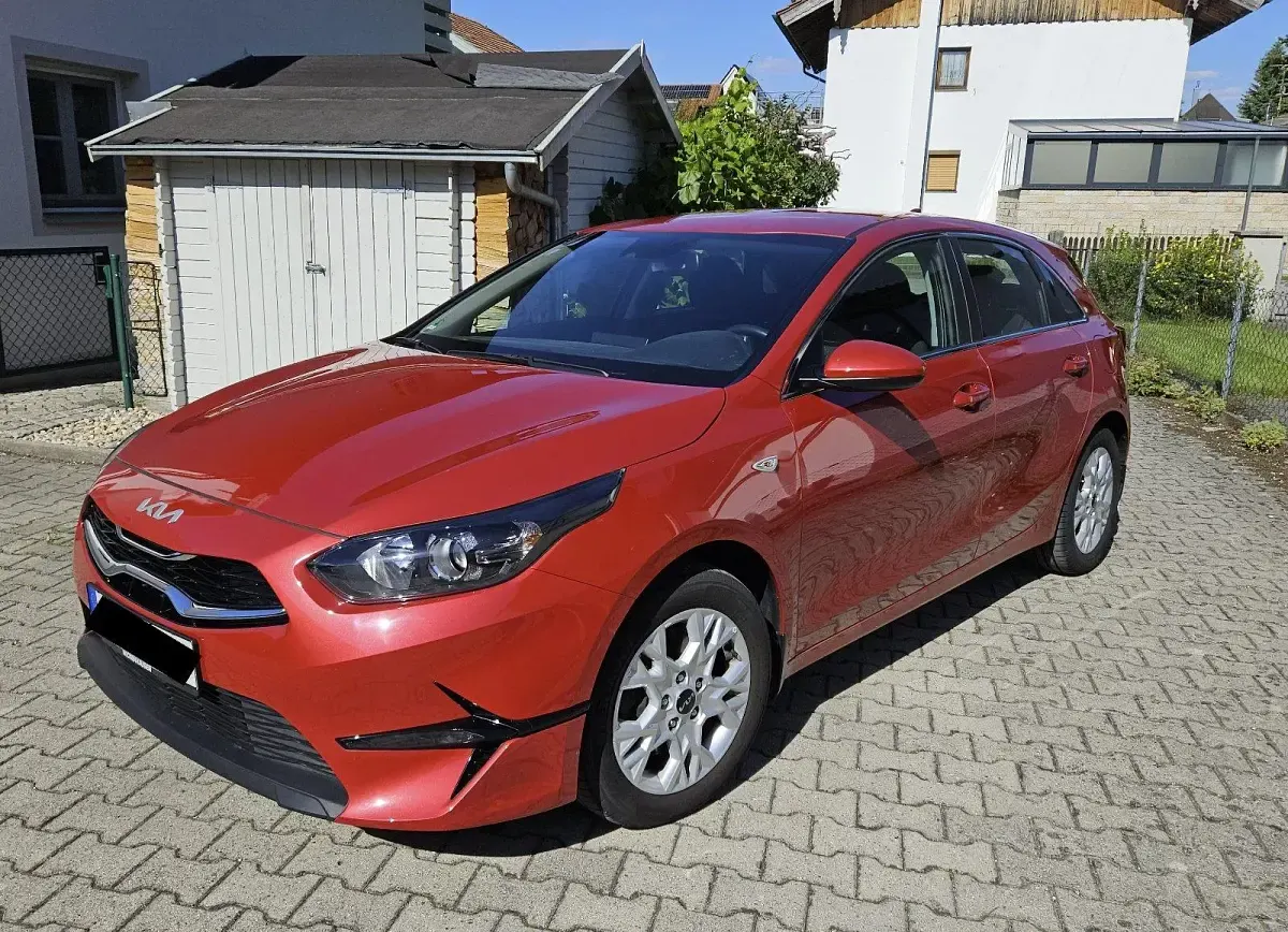 Gebraucht Kia Ceed Vision 160 PS (117 kW) 2022 Rot Kleinwagen