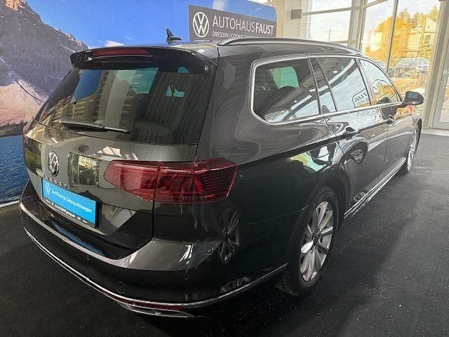 Gebraucht VW Passat R-line 200 PS (147 kW) 2023 Grau metallic Kombi
