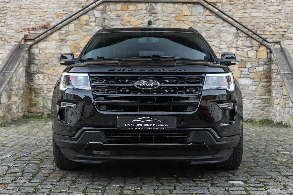 Używany Ford Explorer XLT 299 KM (219 kW) 2018 Czarny SUV