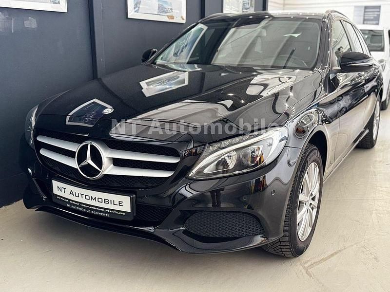 Gebraucht Mercedes C180 156 PS (114 kW) 2016 Schwarz Limousine
