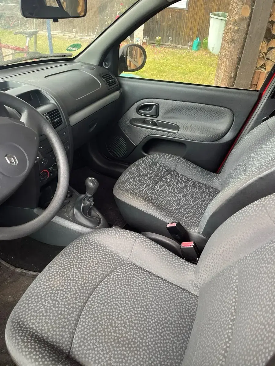Gebraucht Renault Clio 75 PS (55 kW) 2012 Rot Kleinwagen
