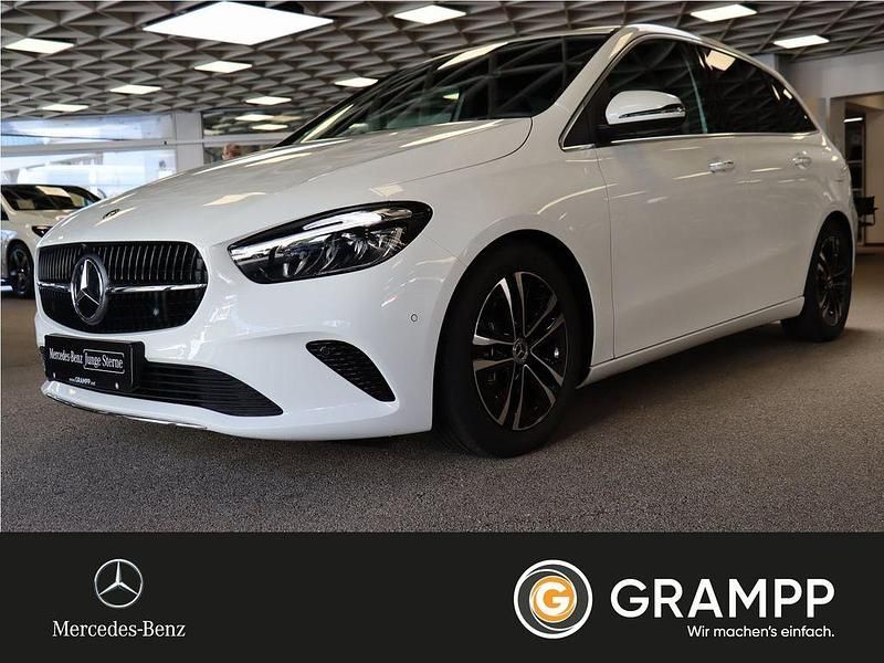Weiß Gebraucht 2024 Mercedes B250 Van / Kleinbus | 39.450 € (Fairer Preis) - Bild 1/3