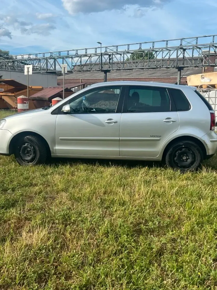 Gebraucht VW Polo 79 PS (58 kW) 2009 Silber Kleinwagen