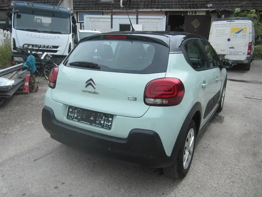 Gebraucht Citroën C3 Feel 110 PS (80 kW) 2017 Grün Limousine
