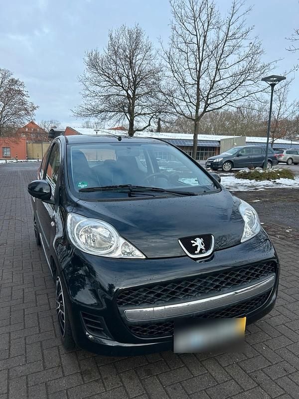 Gebraucht Peugeot 107 68 PS (50 kW) 2009 Schwarz Kleinwagen