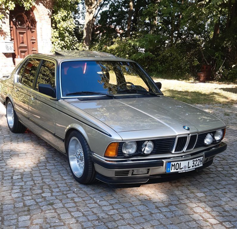 Gold Gebraucht 1985 BMW 735 Executive Limousine | 19.500 € - Bild 1/4