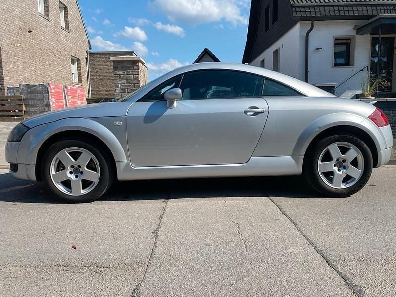 Silber Gebraucht 1999 Audi TT Coupé | 1.500 € (Superpreis) - Bild 1/4