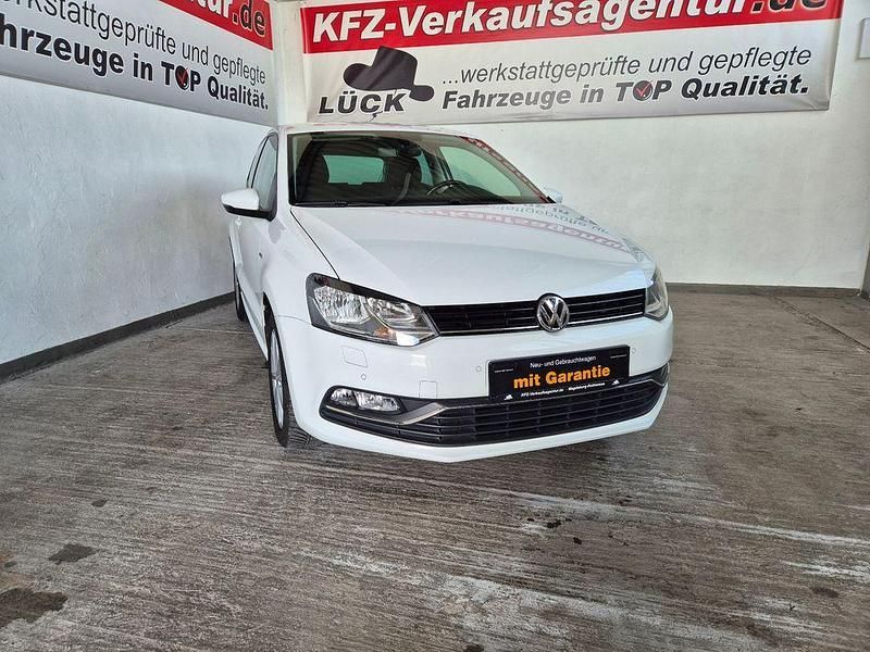 Weiß Gebraucht 2015 VW Polo LOUNGE Kleinwagen | 10.580 € (Fairer Preis) - Bild 1/4