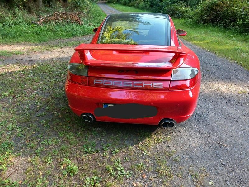 Gebraucht Porsche 996 320 PS (235 kW) 2001 Rot Coupé