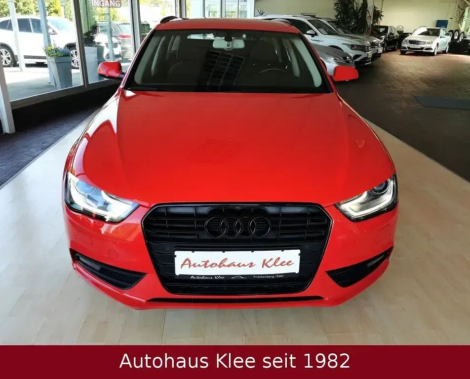 Używany Audi A4 Performance 163 KM (119 kW) 2014 Czerwony Kombi