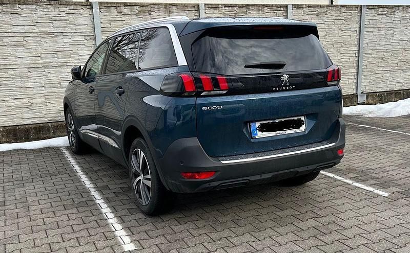 Gebraucht Peugeot 5008 Allure 131 PS (96 kW) 2023 Grün SUV