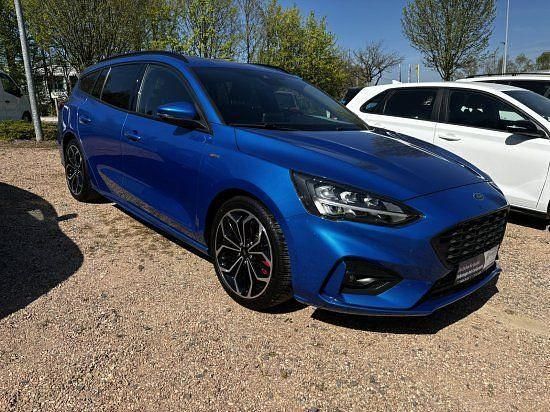 Gebraucht Ford Focus ST-Line X 155 PS (114 kW) 2021 Desert island blue Kombi