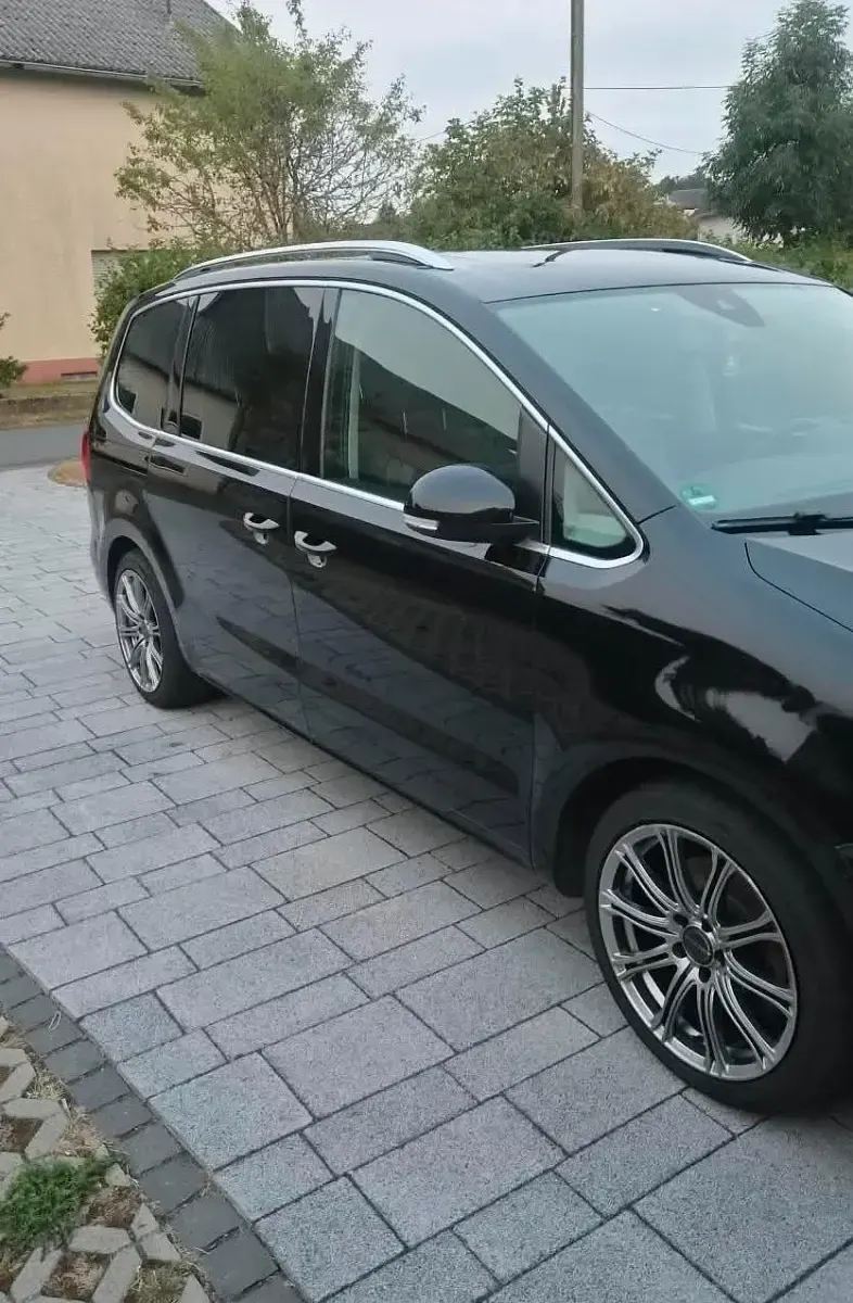 Gebraucht VW Sharan 170 PS (125 kW) 2011 Schwarz Van / Kleinbus