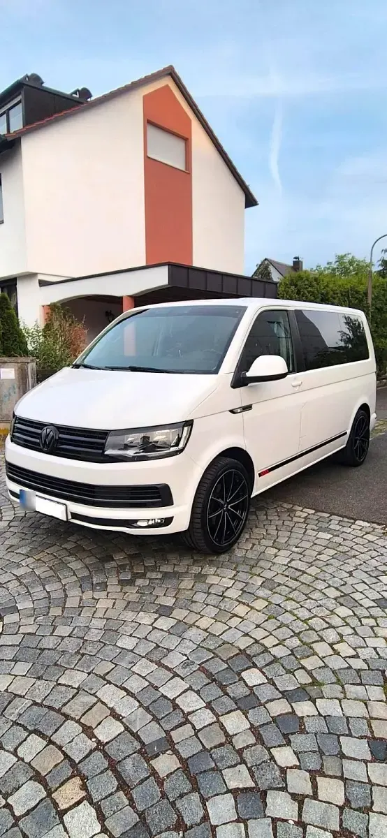 Gebraucht VW Multivan 150 PS (110 kW) 2017 Weiß Van / Kleinbus