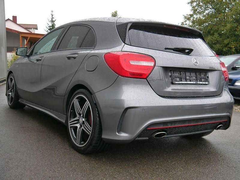 Gebraucht Mercedes A250 AMG 211 PS (155 kW) 2013 Grau Limousine