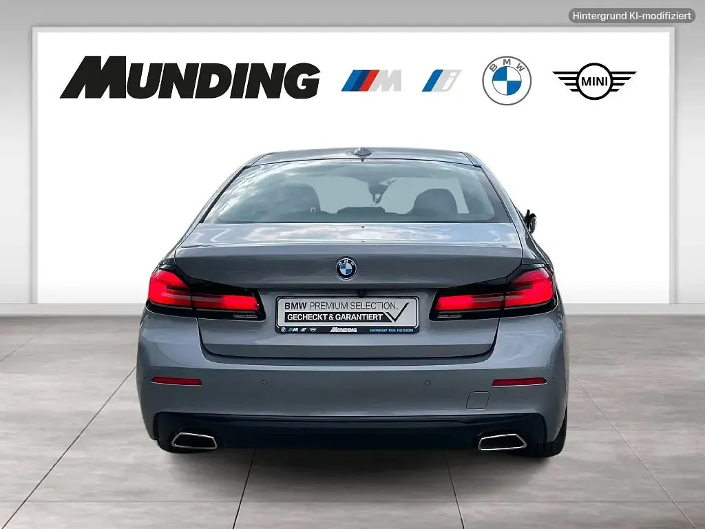 Gebraucht BMW 520 Sport Line 184 PS (135 kW) 2022 Grau Limousine