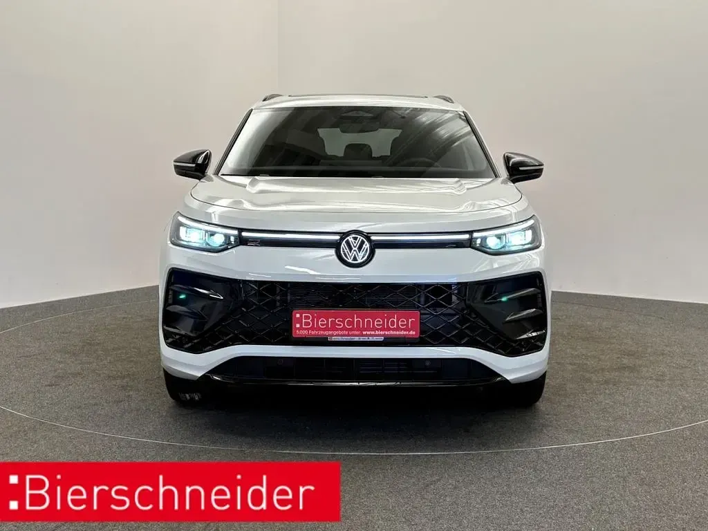 Używany VW Tayron Pro 193 KM (141 kW) 2025 Biały SUV