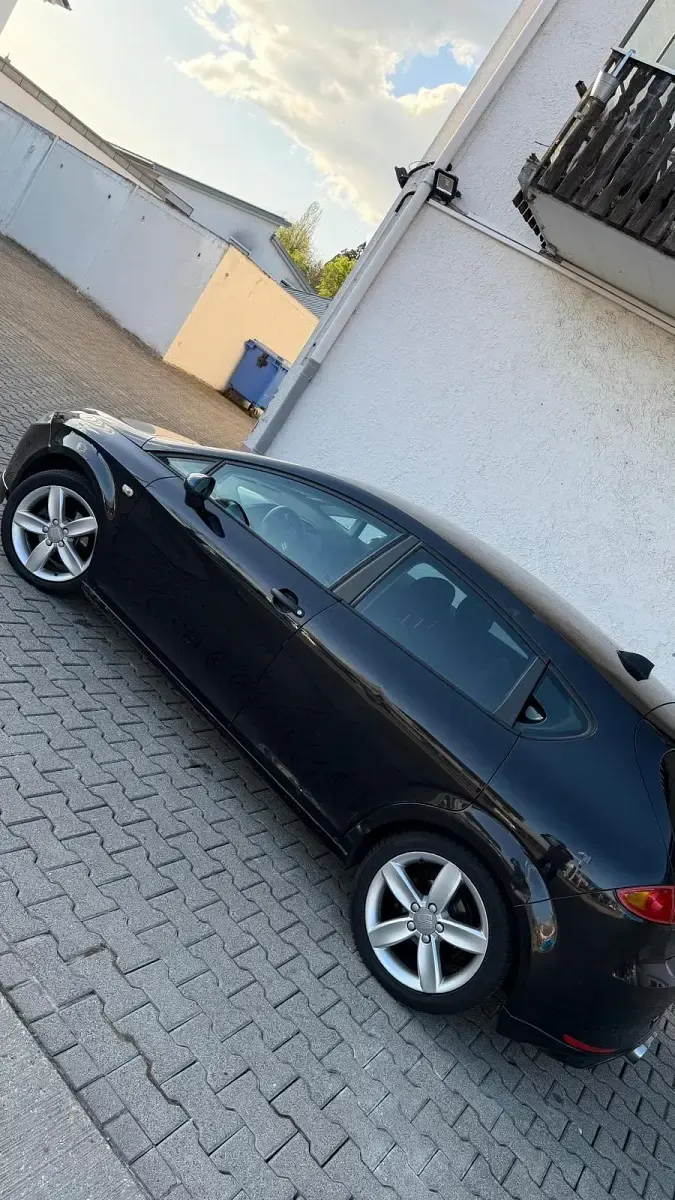 Gebraucht Seat Leon 102 PS (75 kW) 2008 Schwarz Kleinwagen