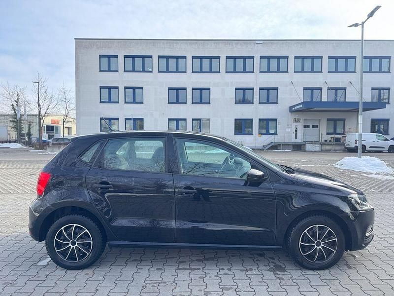 Gebraucht VW Polo Comfortline 60 PS (44 kW) 2016 Schwarz Limousine
