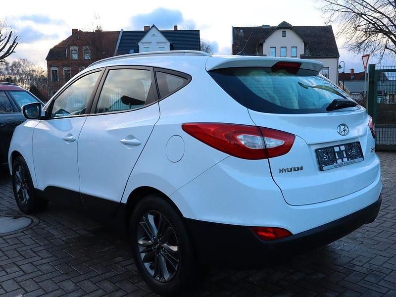 Gebraucht Hyundai Tucson Edition 135 PS (99 kW) 2015 Weiß SUV