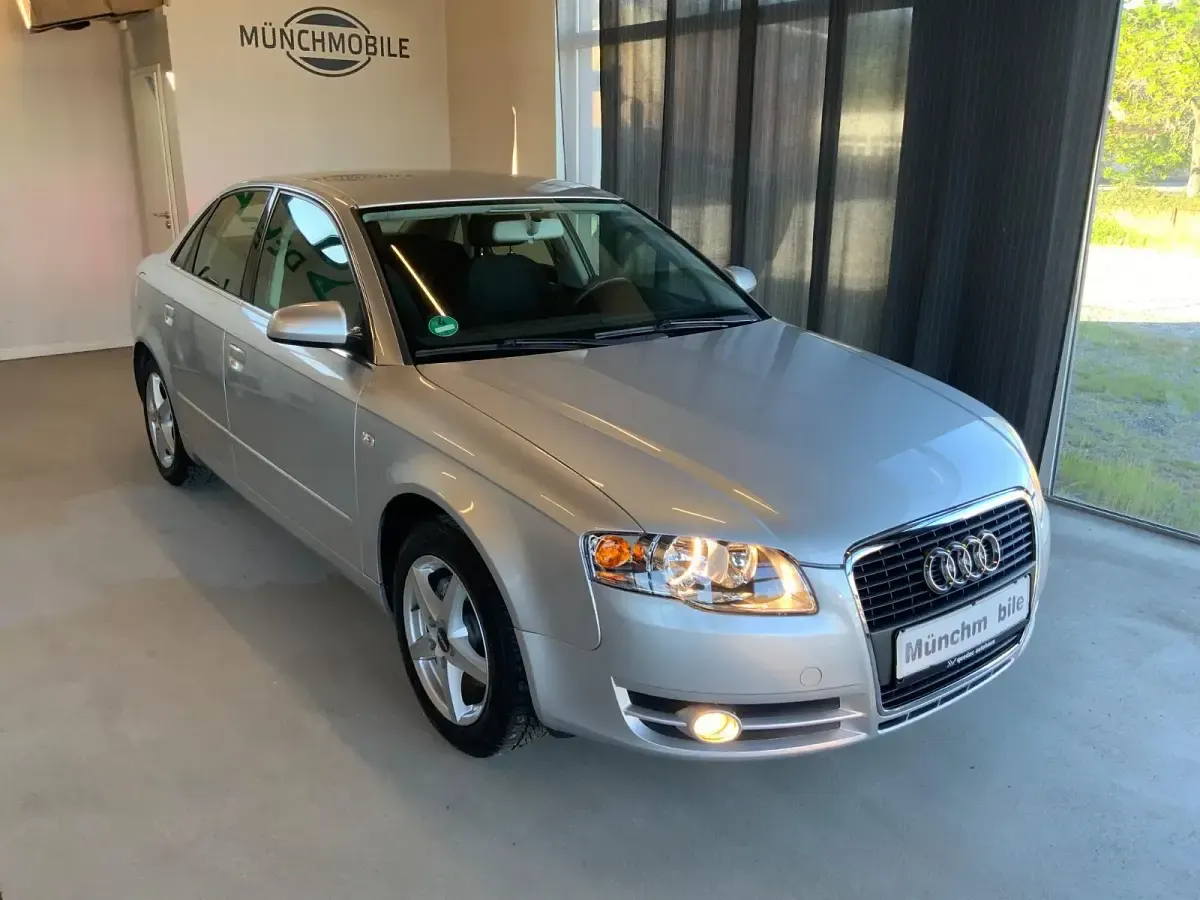 Gebraucht Audi A4 130 PS (95 kW) 2005 Silber Limousine