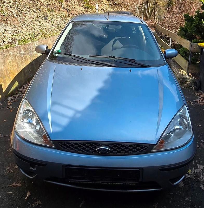 Gebraucht Ford Focus Ghia 116 PS (85 kW) 2004 Blau Limousine