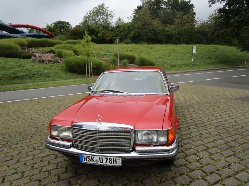 Rot Gebraucht 1978 Mercedes 450 Limousine | 25.990 € - Bild 1/4
