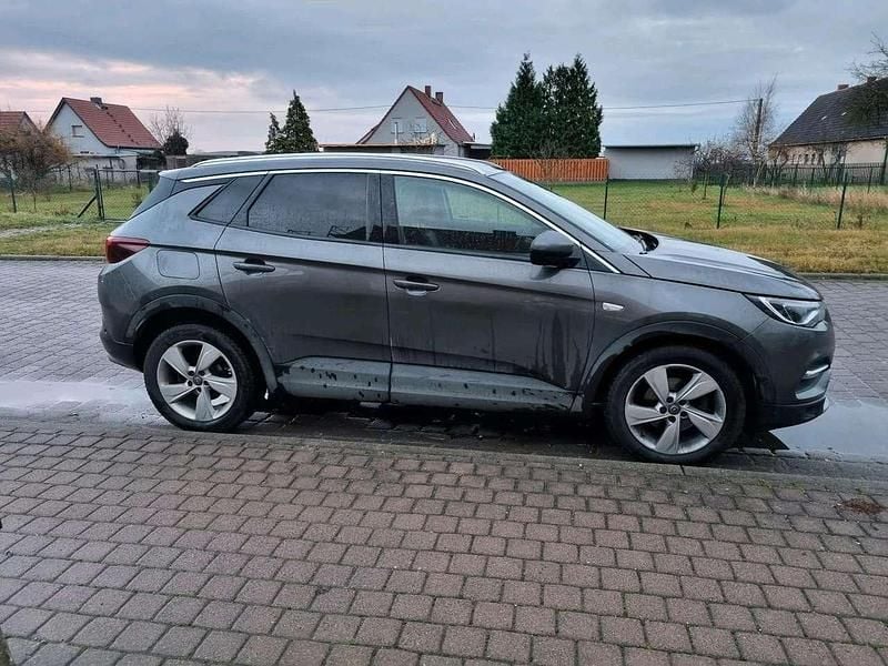 Grau Gebraucht 2018 Opel Grandland X Edition SUV | 12.000 € (Superpreis) - Bild 1/4