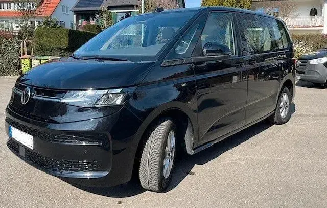 Gebraucht VW Multivan Life 150 PS (110 kW) 2023 Schwarz Van / Kleinbus