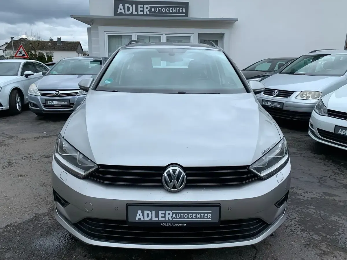 Second-hand VW Golf VII Trendline 110 CP (80 kW) 2015 Bej Berlinǎ