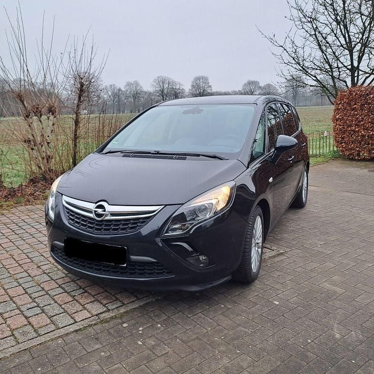 Schwarz Gebraucht 2016 Opel Zafira Tourer Edition Van / Kleinbus | 7.100 € (Guter Preis) - Bild 1/4