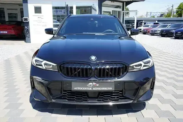 Gebraucht BMW 330 M Sport 245 PS (180 kW) 2025 Schwarz Limousine
