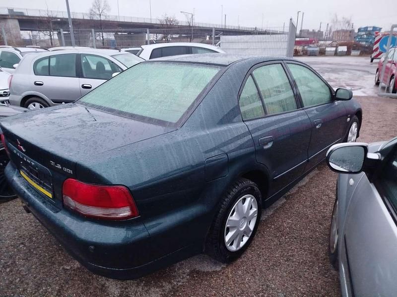 Second-hand Mitsubishi Galant 150 CP (110 kW) 2000 Verde Berlinǎ