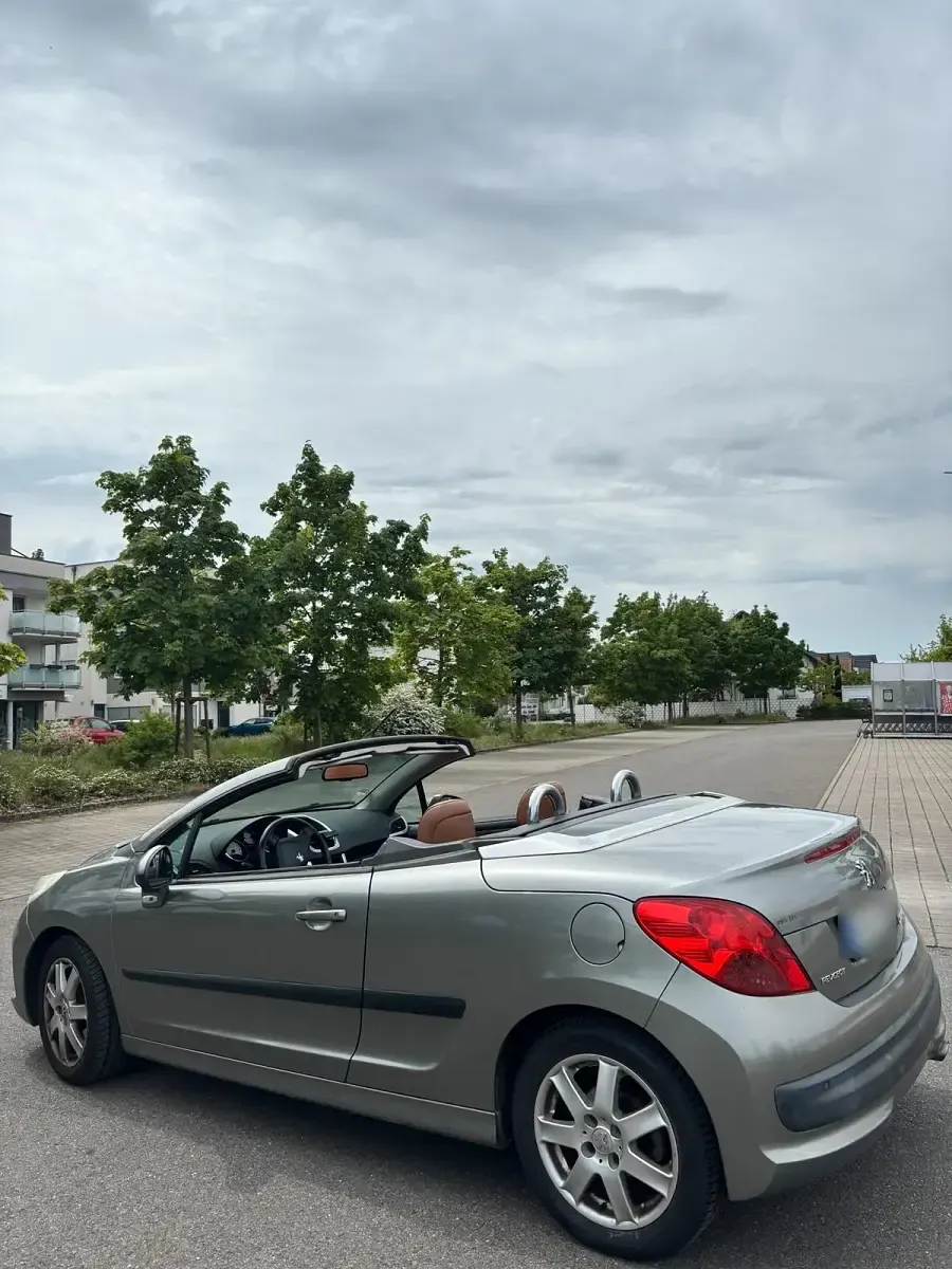 Gebraucht Peugeot 207 88 PS (64 kW) 2007 Silber Cabrio