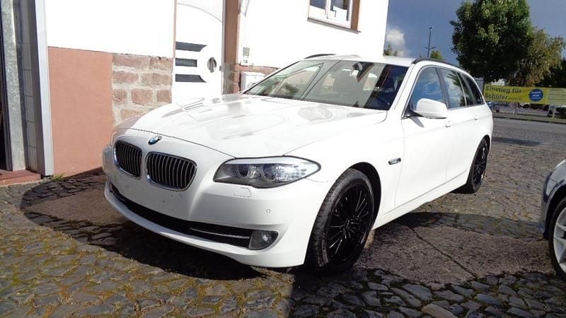Weiß Gebraucht 2011 BMW 520 Kombi | 7.750 € (Superpreis) - Bild 1/4