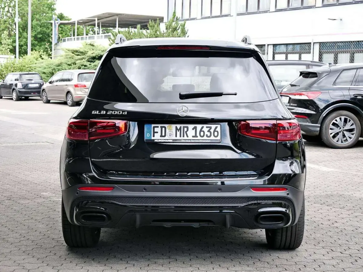 Gebraucht Mercedes GLB200 AMG 150 PS (110 kW) 2026 Kosmosschwarz metallic SUV